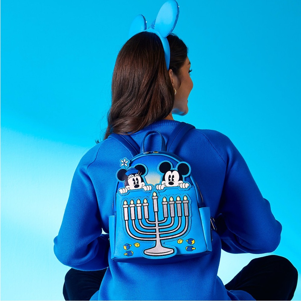 Mickey Mouse and Minnie mouse Hanukkah light up lounge fly and earrings. - Picture 2 of 6